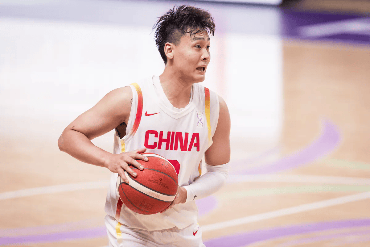 隊(duì)長承擔(dān)責(zé)任！趙魯（Zhao Rui）站起來很多次